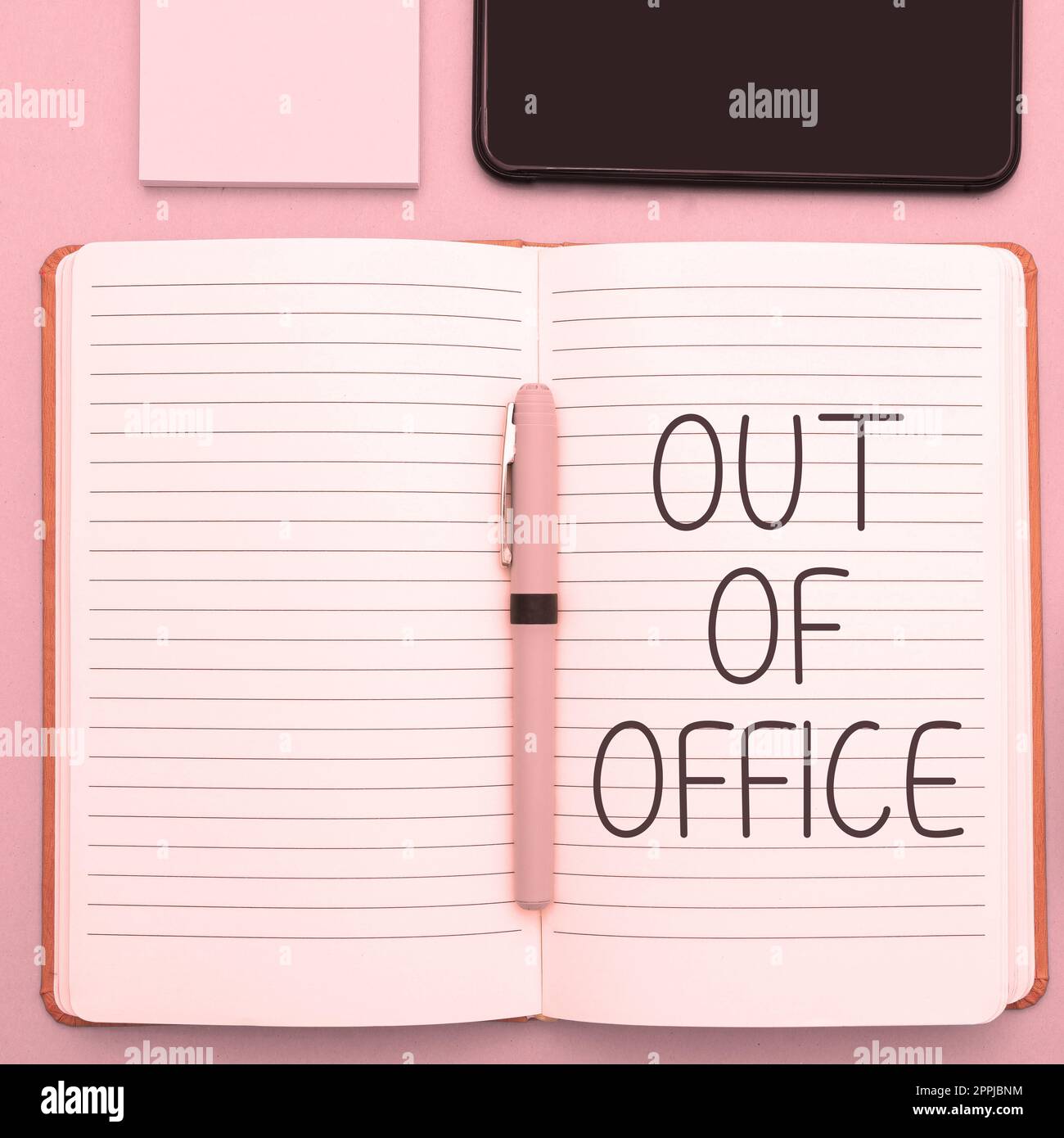 Affiche textuelle indiquant l'absence du bureau. Concept sens en dehors de l'emploi personne dans les affaires Pause loisirs détente temps Banque D'Images