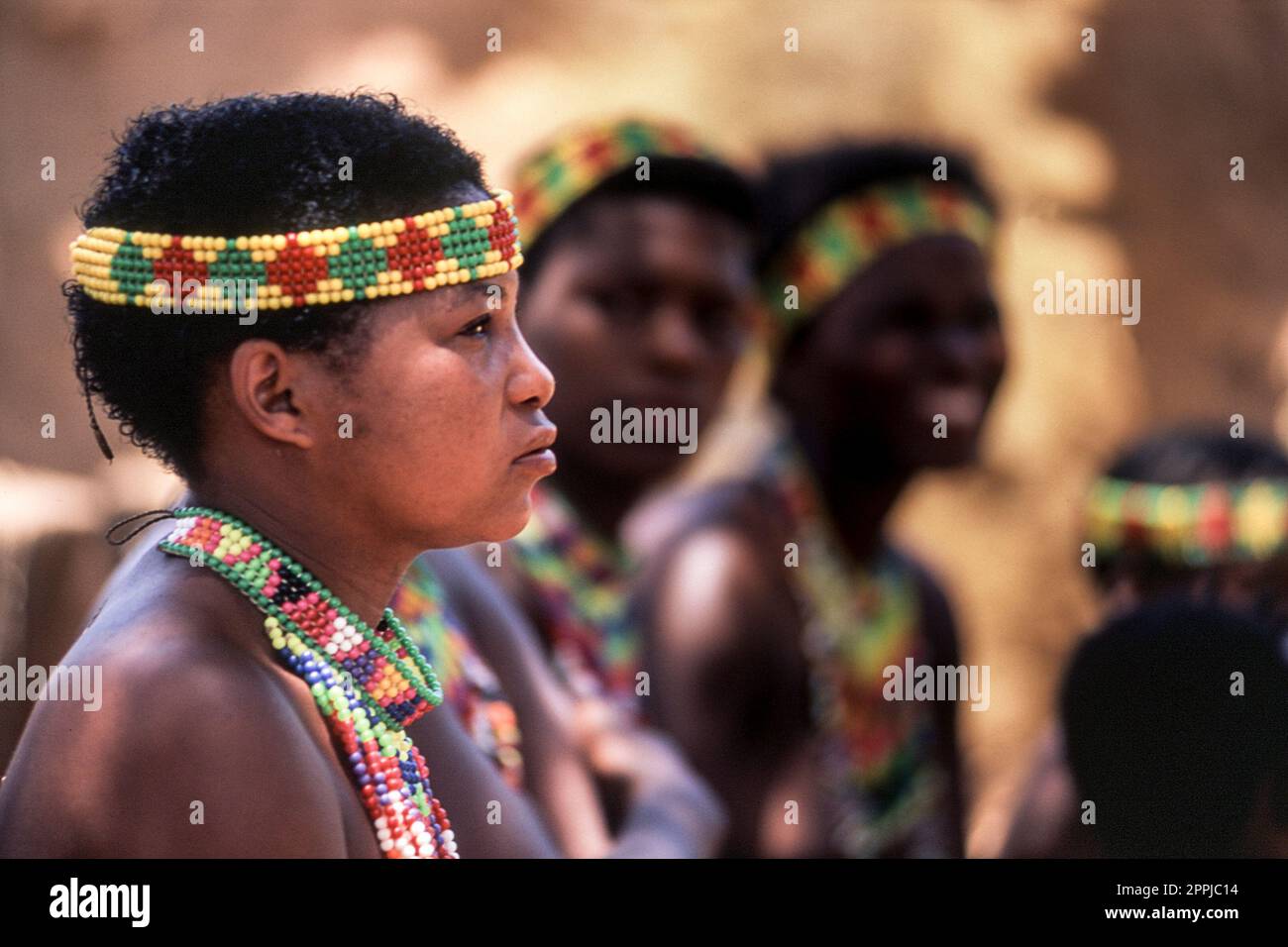 Zulu les gens au village zoulou de Shakaland, Vallée Nkwalini, Kwazulu Natal, Afrique du Sud. Banque D'Images