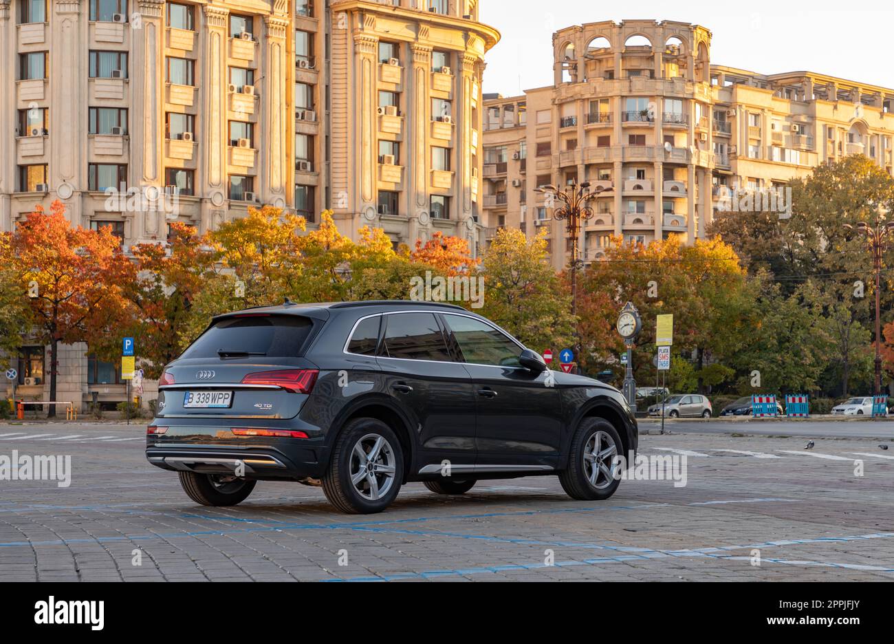 Audi Q5 4,0 TDI au lever du soleil Banque D'Images