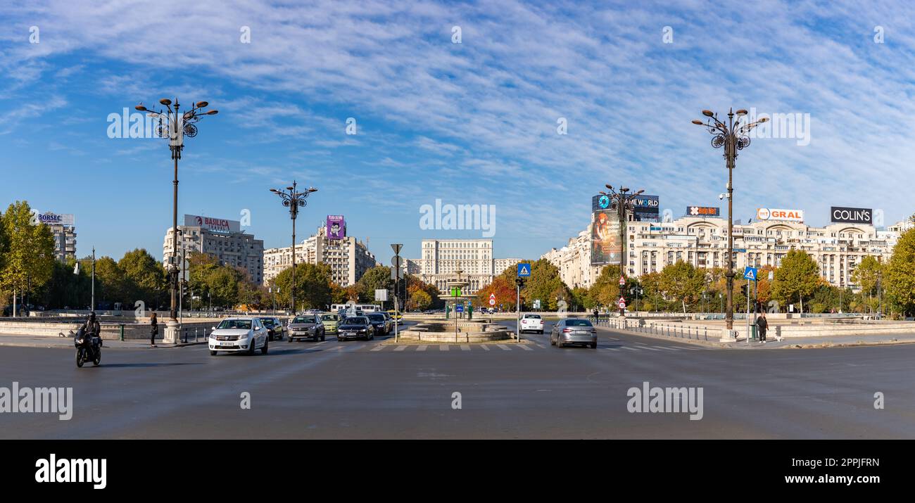 Fontaines de Bucarest, place de l'Union et Palais du Parlement Banque D'Images