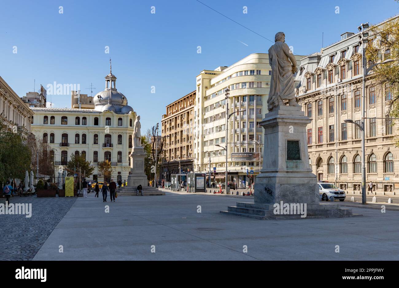 Place de l'Université - Statue de Gheorghe LazÄƒr et Statue de Spiru Haret Banque D'Images