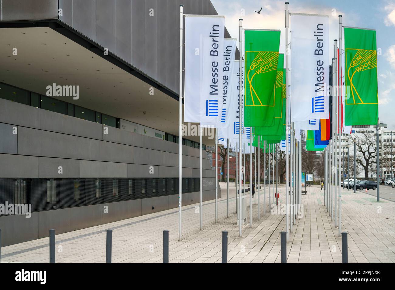 Entrée principale du CityCube Berlin, une salle d'exposition de Messe Berlin. Le bâtiment est situé à l'angle de JaffÃ©StraÃŸe et Messedamm dans le quartier Westend de Berlin pour la semaine verte internationale 2023. Banque D'Images