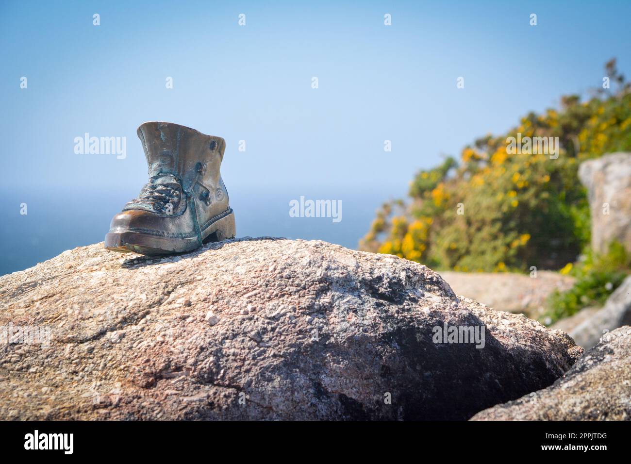 Cap Finisterre, Galice, Espagne: Botte métallique au phare de Finisterre, Camino Santiago Banque D'Images