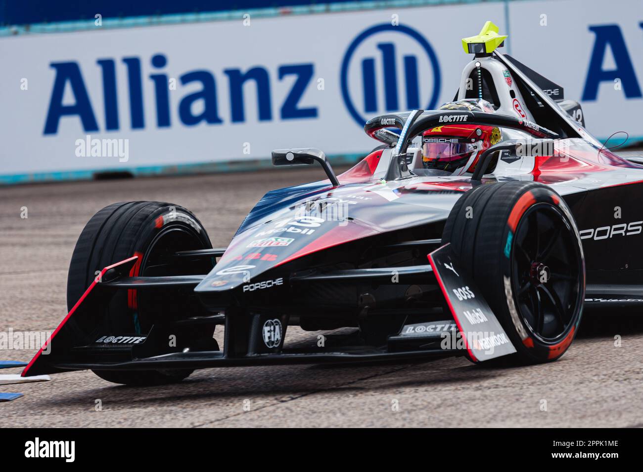 13 YIFEI Ye (chn), TAG HAUER Porsche Formula E Team, Porsche 99X Electric, action lors du Rookie Test 2023 du Championnat du monde ABB FIA Formula E 2022-23, sur le circuit de rue de l'aéroport Tempelhof sur 24 avril 2023 à Berlin, Allemagne - photo: Germain Hazard/DPPI/LiveMedia Banque D'Images