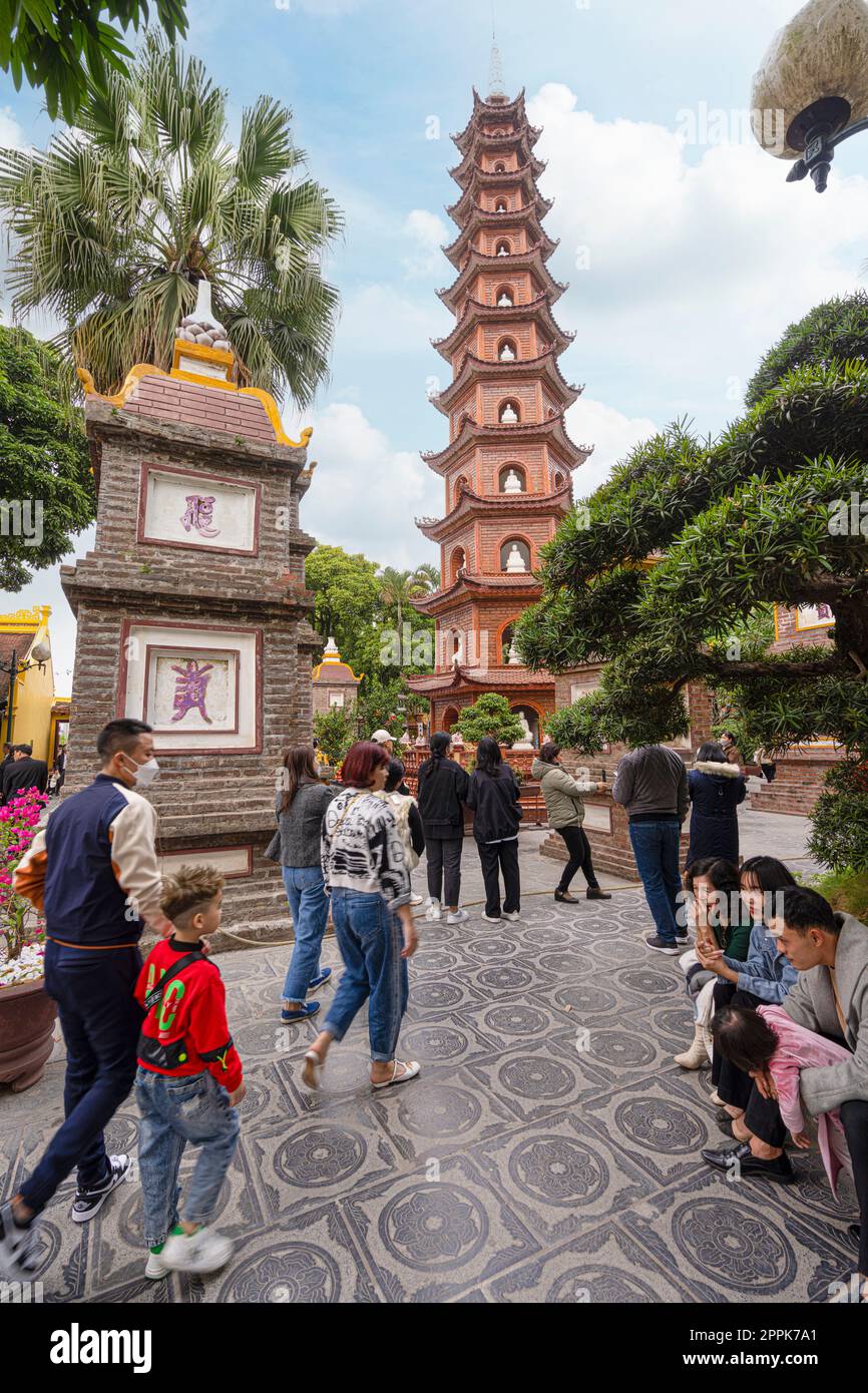 Temple bouddhiste de la pagode TRAN Quoc à Hanoi, Vietnam Banque D'Images