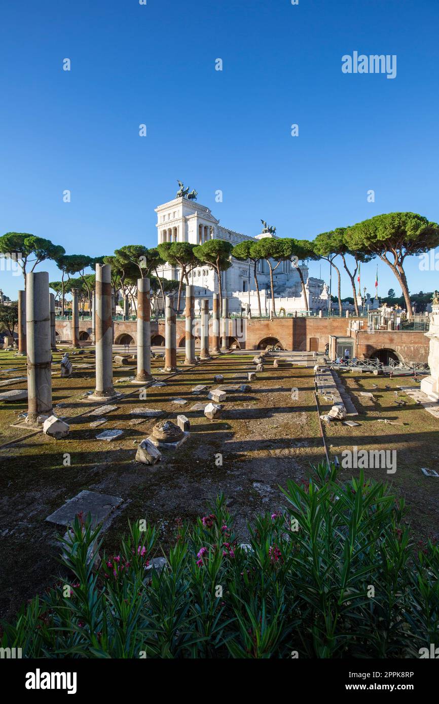 Vue du Forum de Trajan du monument Victor Emmanuel II, Rome, Italie Banque D'Images