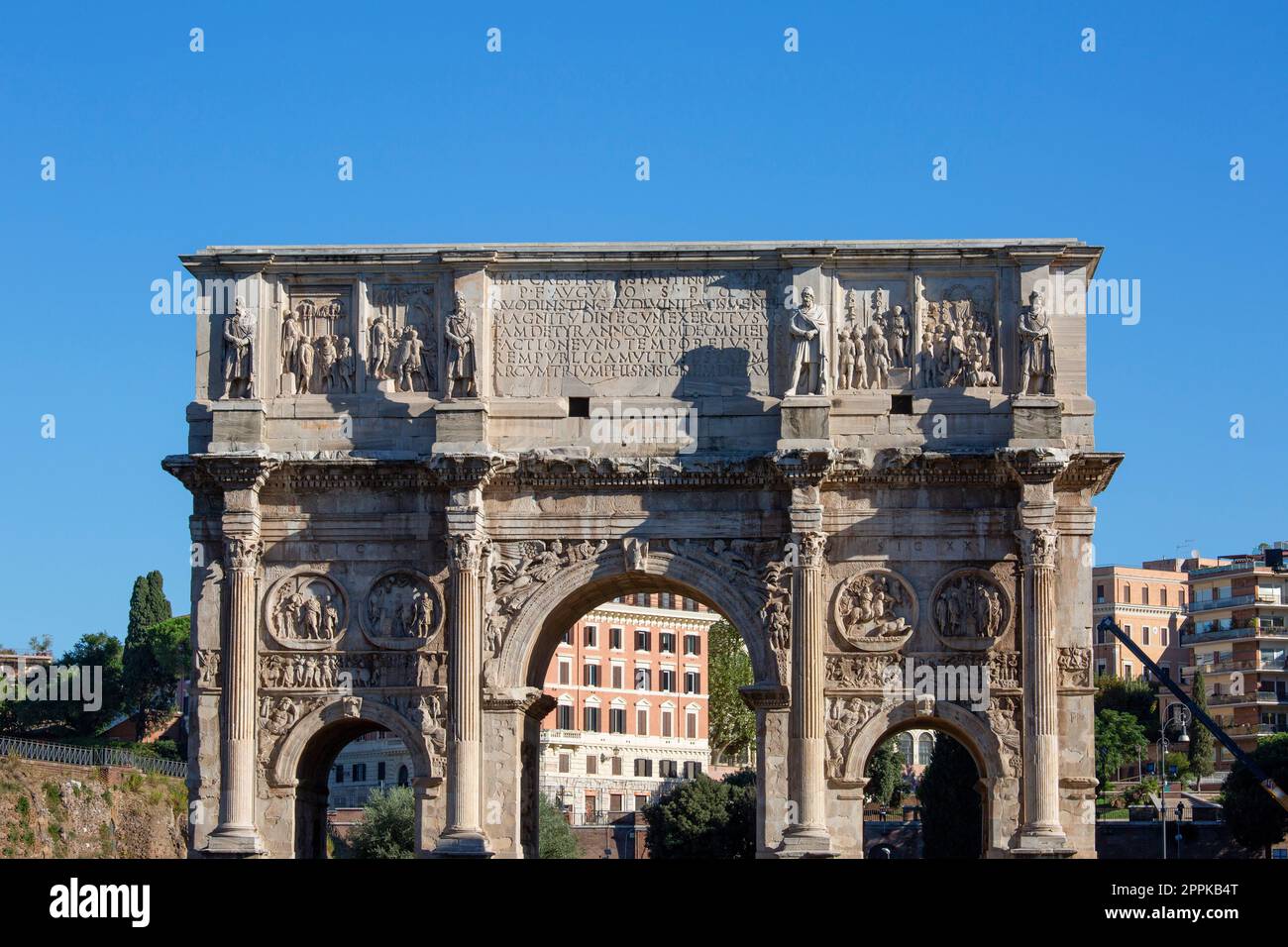 Arche du 4ème siècle de Constantine, (Arco di Costantino) à côté du Colisée, détails du grenier, Rome, Italie Banque D'Images