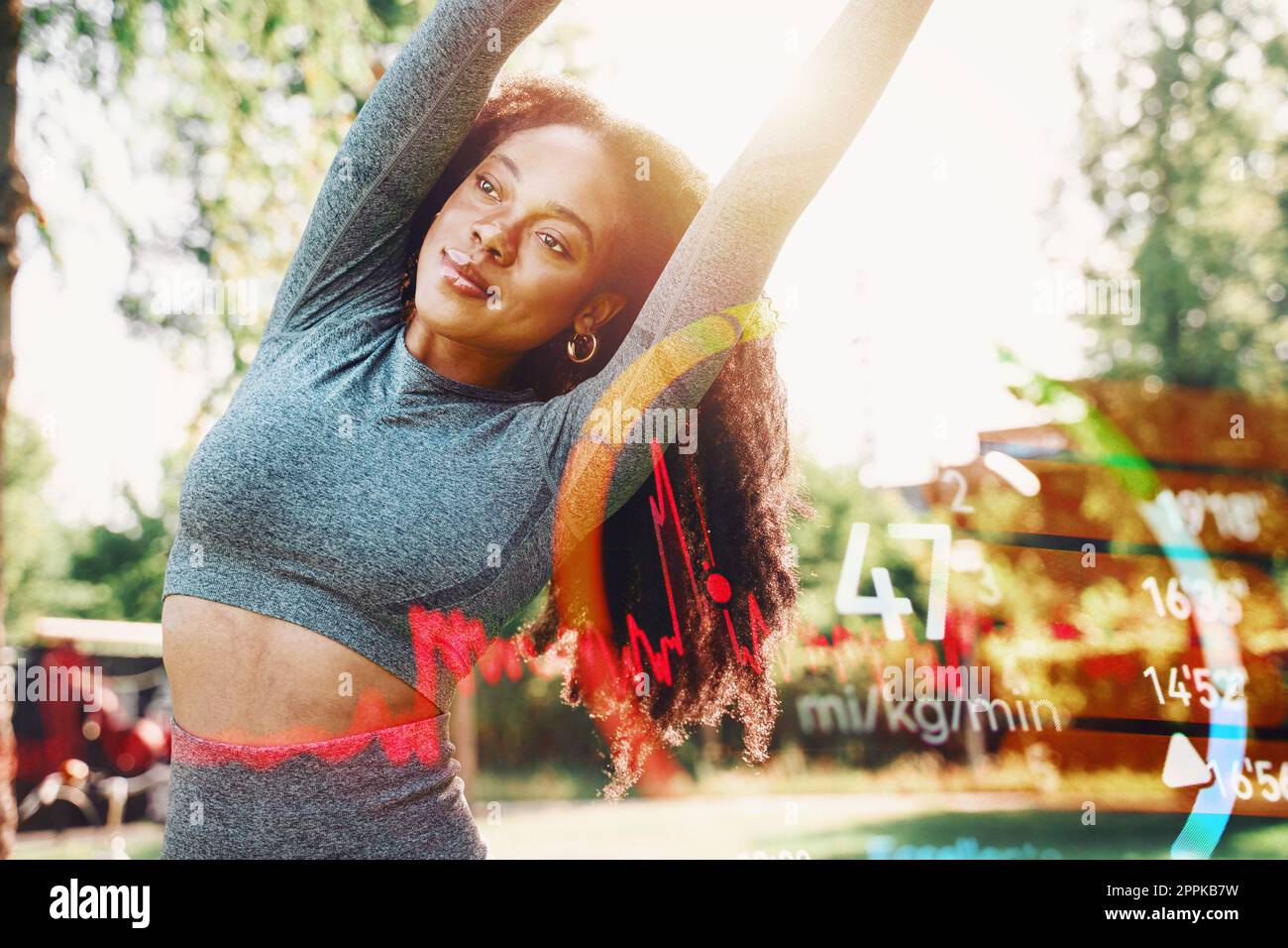 Femme fait des exercices d'étirement de salle de gym en plein air dans un jour ensoleillé Banque D'Images
