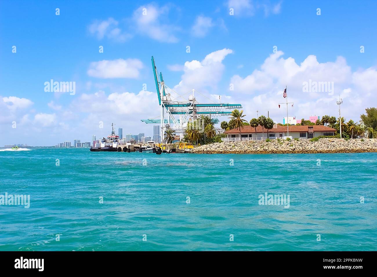 De nombreux conteneurs à Port Miami, l'un des plus grands ports de fret Banque D'Images