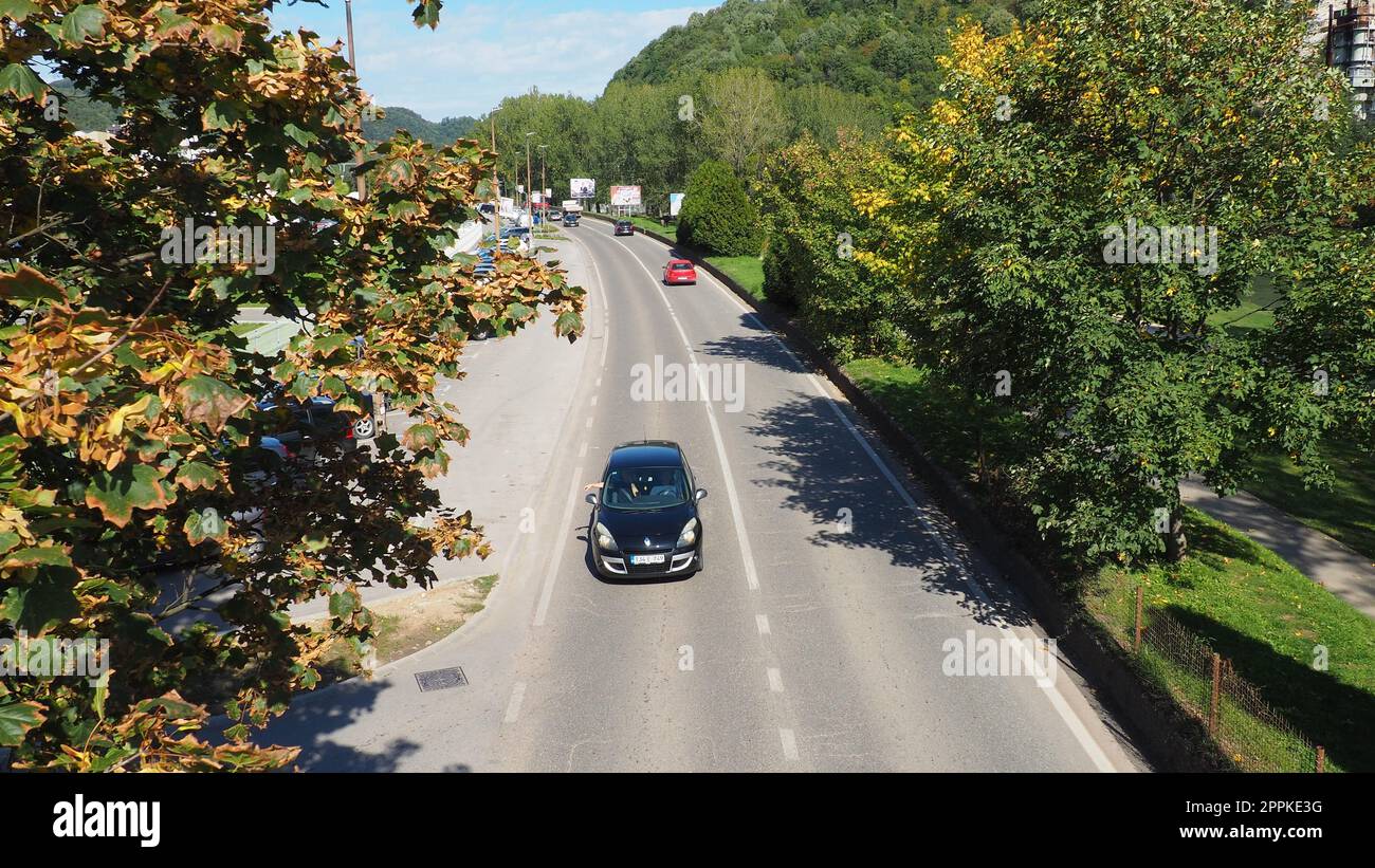 Zvornik, Bosnie-Herzégovine, 1 octobre 2022, la route principale M19 en Bosnie-Herzégovine relie le point de passage frontalier GP Sepak à la Serbie et Sarajevo, via les autoroutes Zvornik, Vlasenica, Han Pijeska Sokoca et Pala Banque D'Images