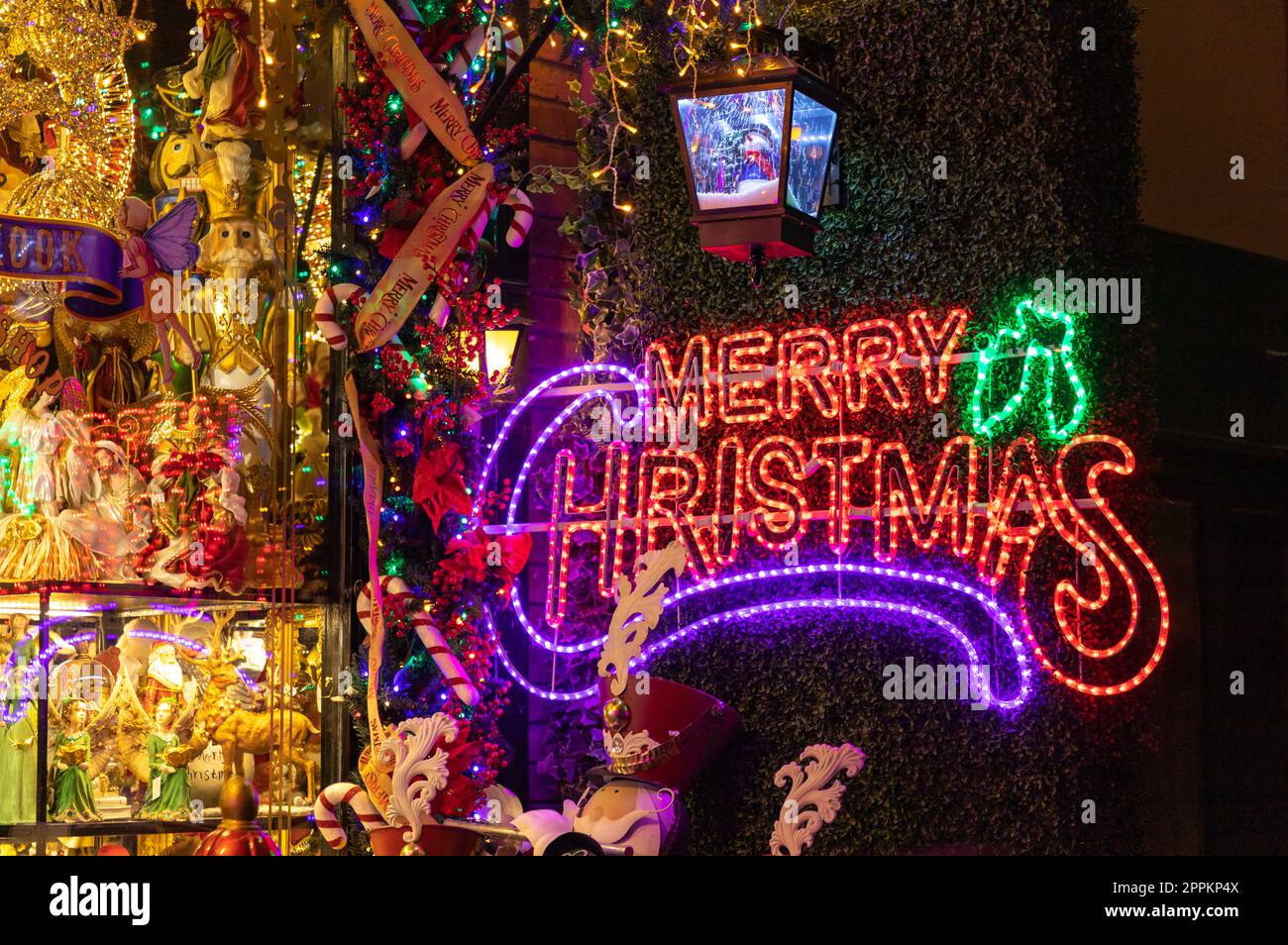 Joyeux Noël Lumières et décorations Banque D'Images