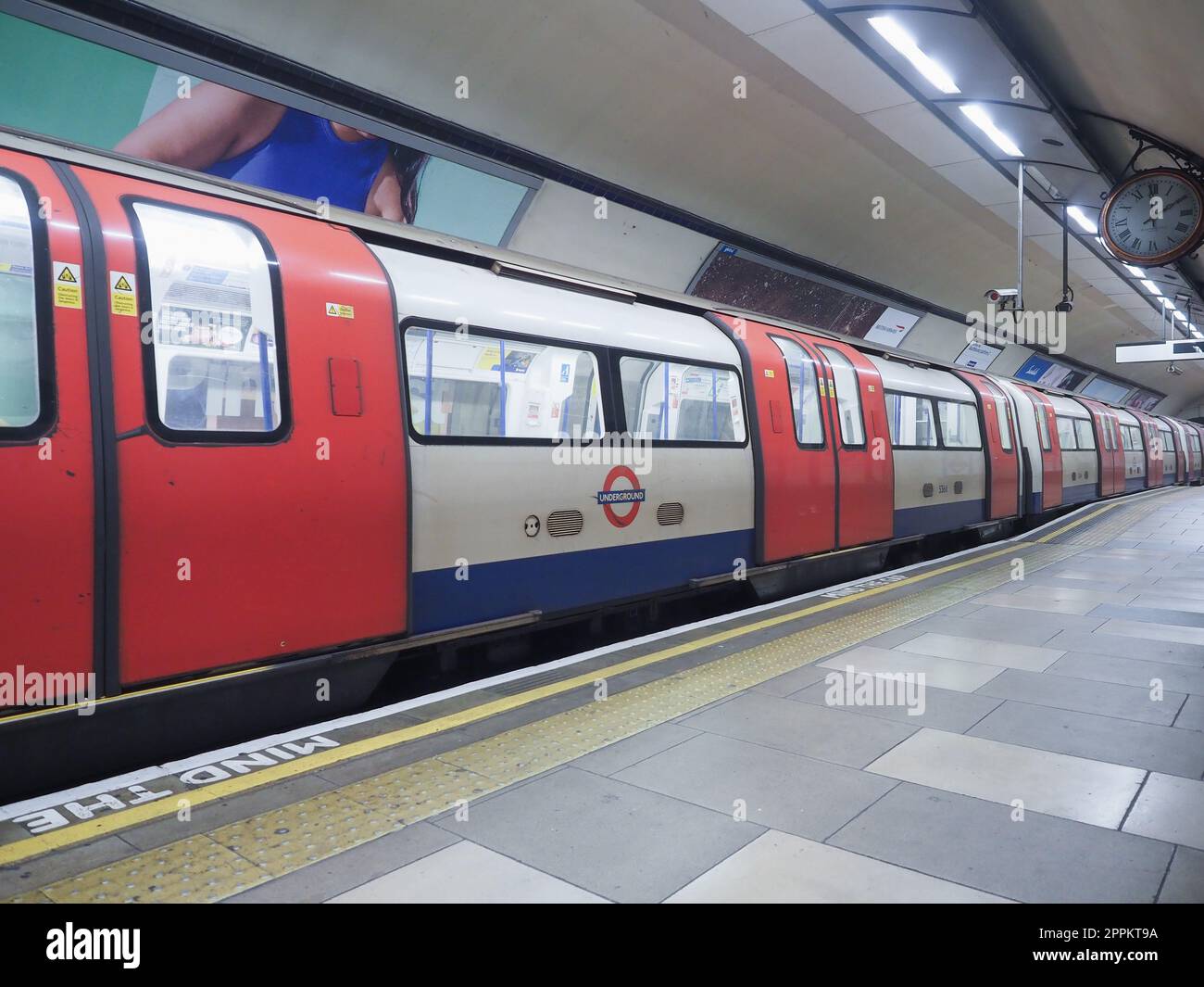 Train de métro Undergrond de Londres Banque D'Images