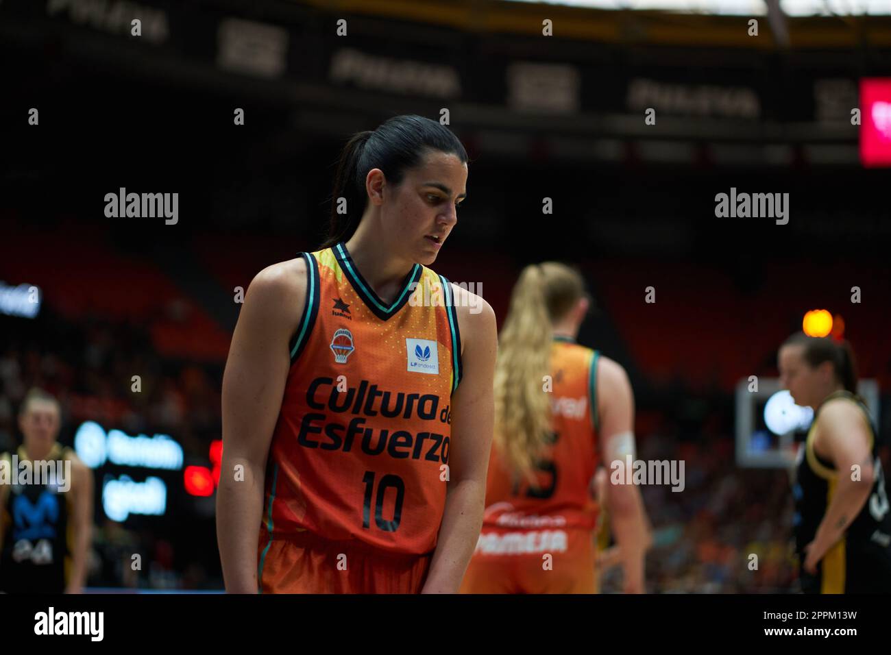 Leticia Romero de Valence Panier en action pendant les quarts de finale de la Ligue Endesa au Pavillon Fuente de San Luis. Panier Valencia 77:35 Movistar Estudiantes (photo de Vicente Vidal Fernandez / SOPA Images/Sipa USA) Banque D'Images