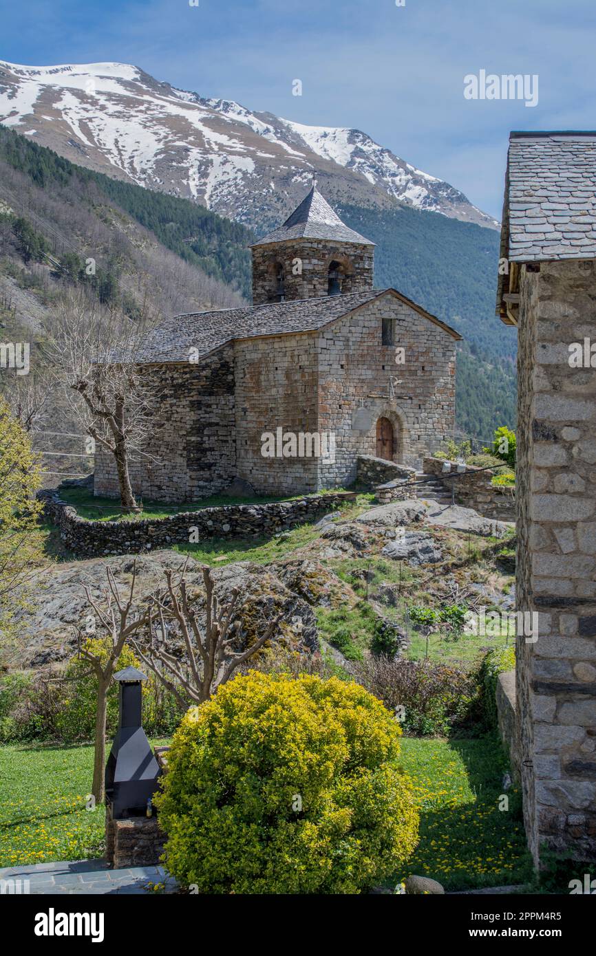 Rues d'un village de montagne européen typique Banque D'Images