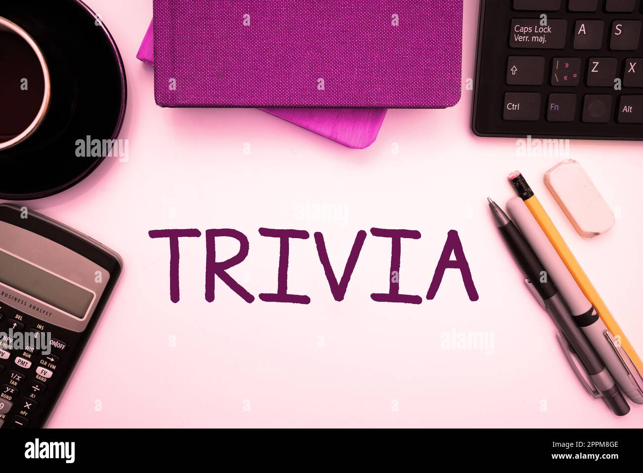 Signe de texte montrant Trivia, concept détails considérations