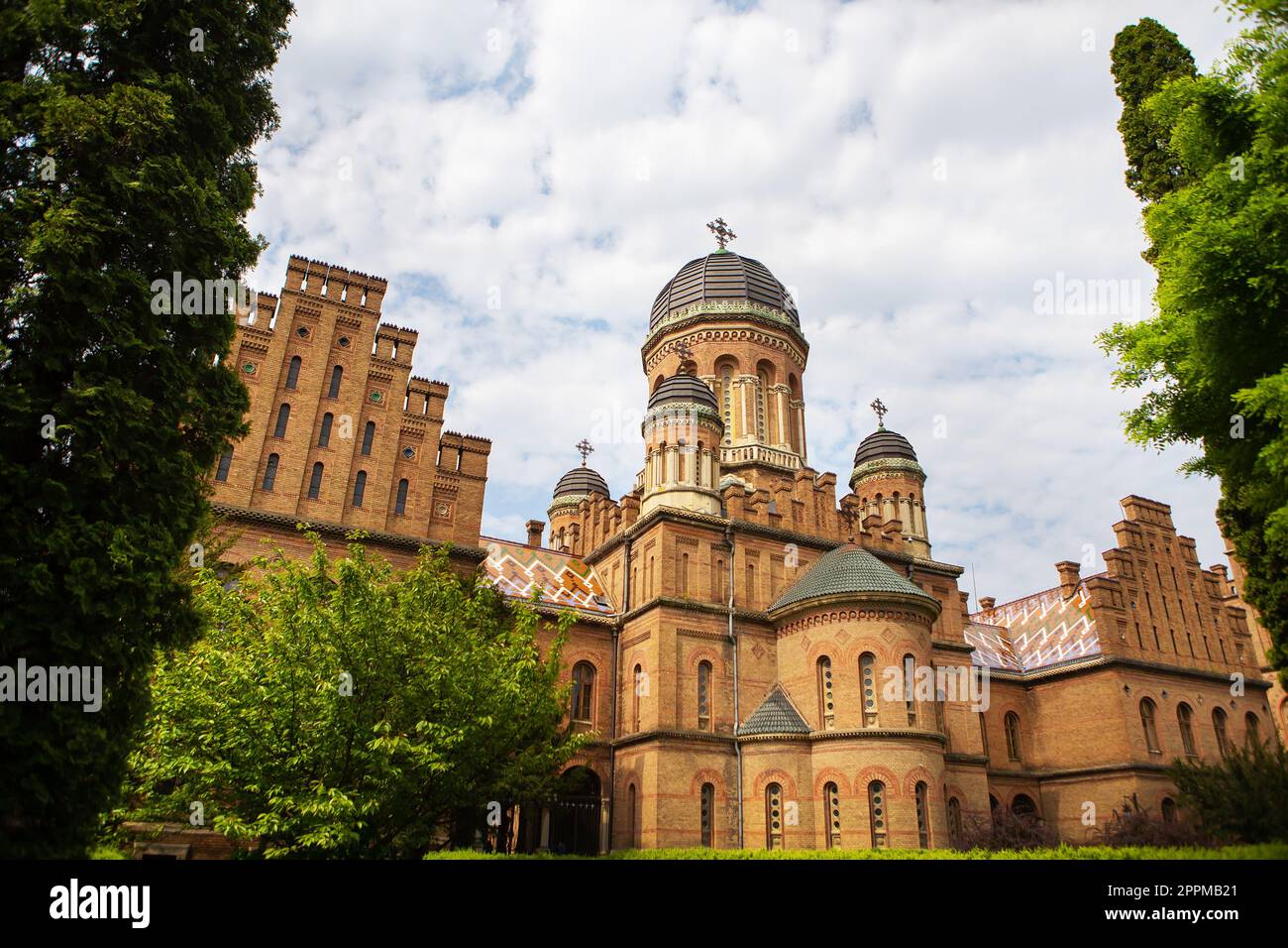 Chernivtsi Ukraine - 19.05.2019 : Bâtiment central de l'Université Chernivtsi. Bâtiment ancien, patrimoine mondial de l'UNESCO. Banque D'Images