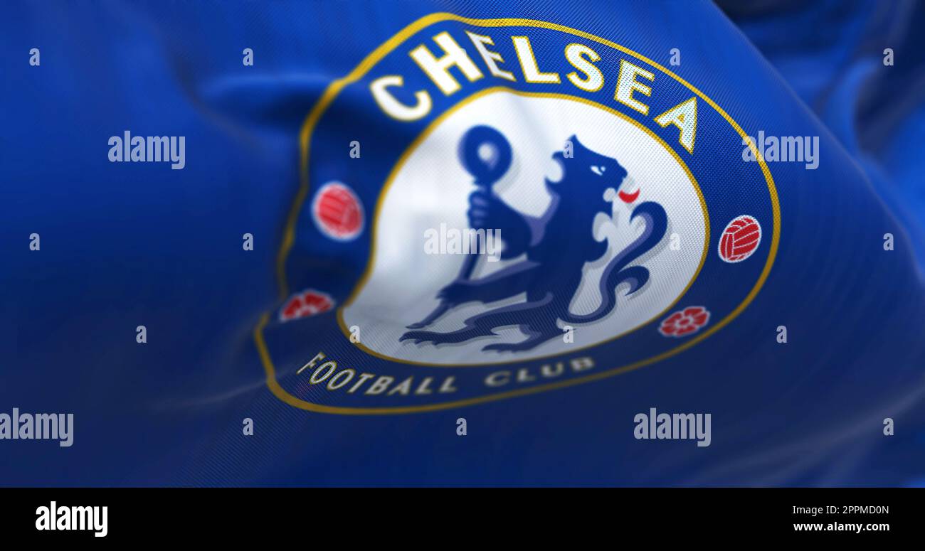 Gros plan sur le drapeau du Chelsea football Club qui agite Banque D'Images