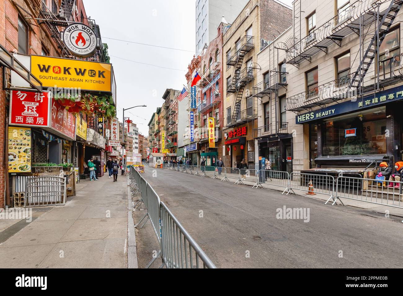 Ambiance de rue à Chinatown, New York, USA pour la parade du jour de l an Banque D'Images