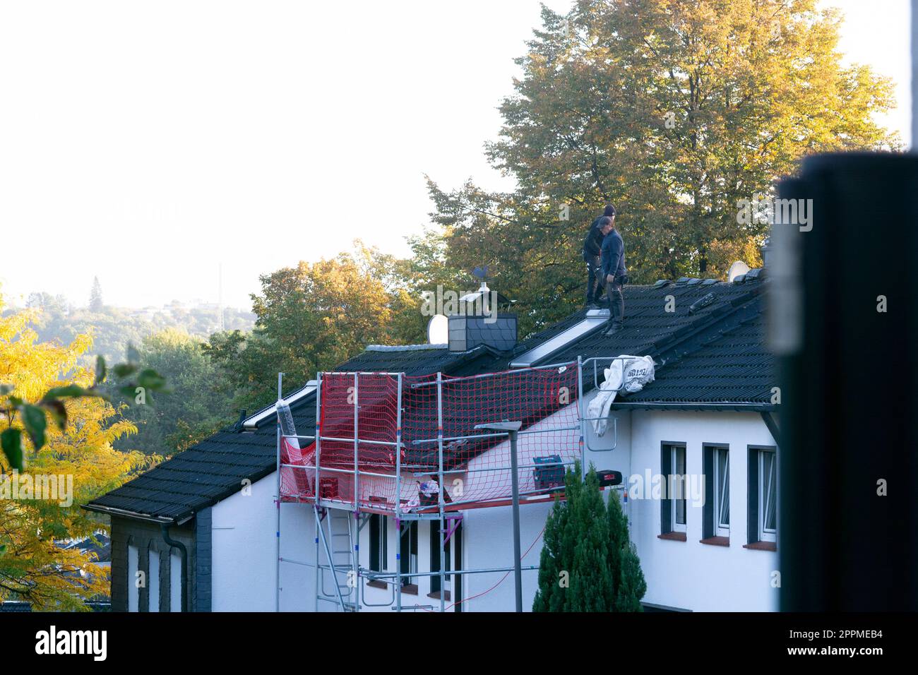 Vue aérienne des travaux de toiture effectués sur une maison. Banque D'Images