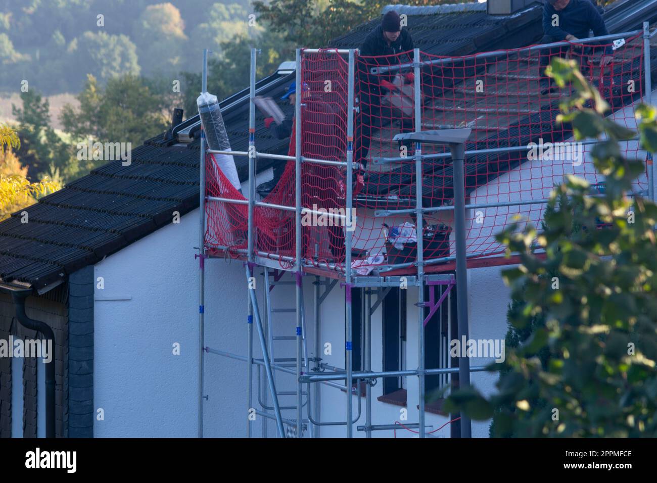 Vue aérienne des travaux de toiture effectués sur une maison. Banque D'Images