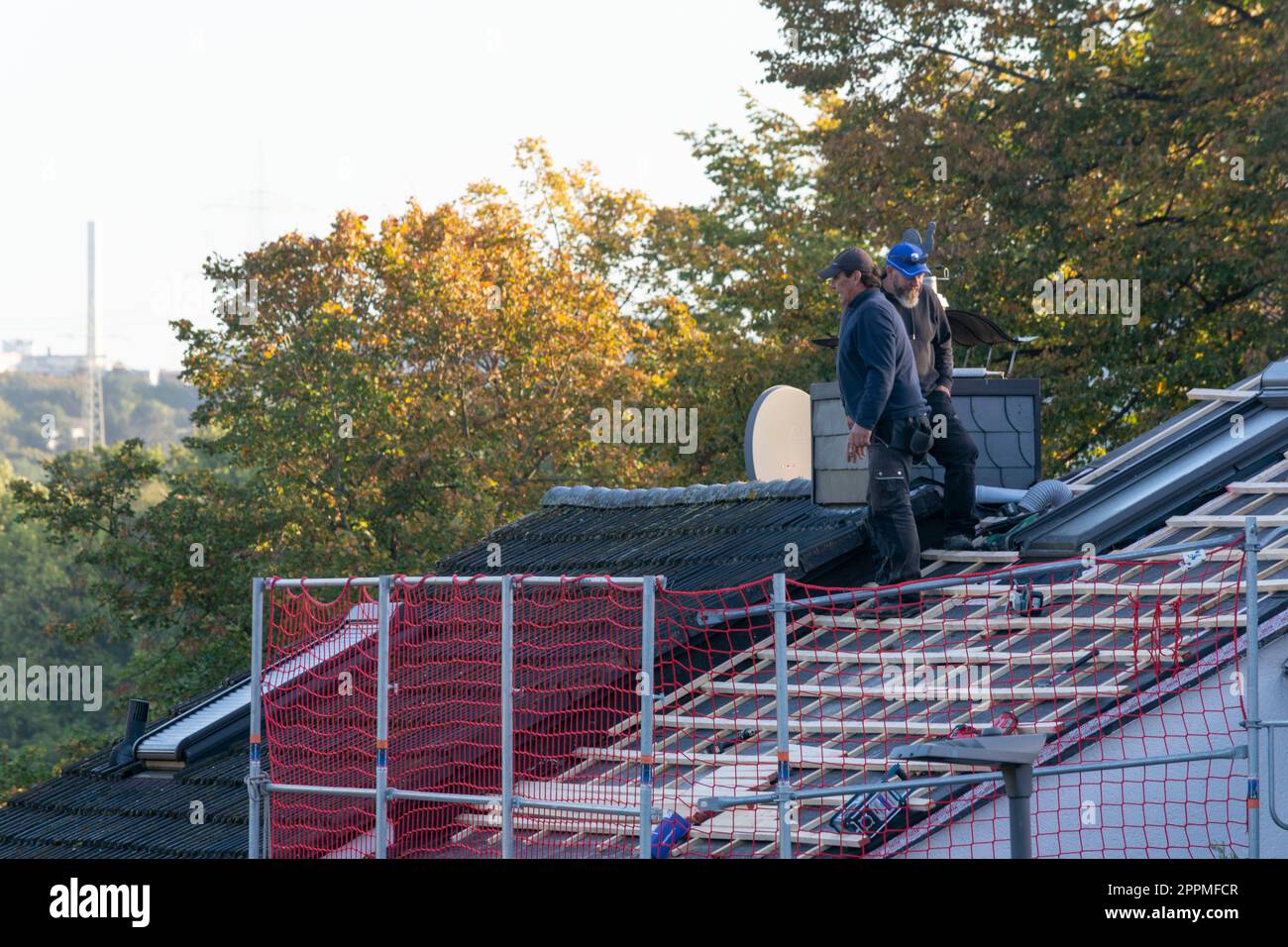 Vue aérienne des travaux de toiture effectués sur une maison. Banque D'Images