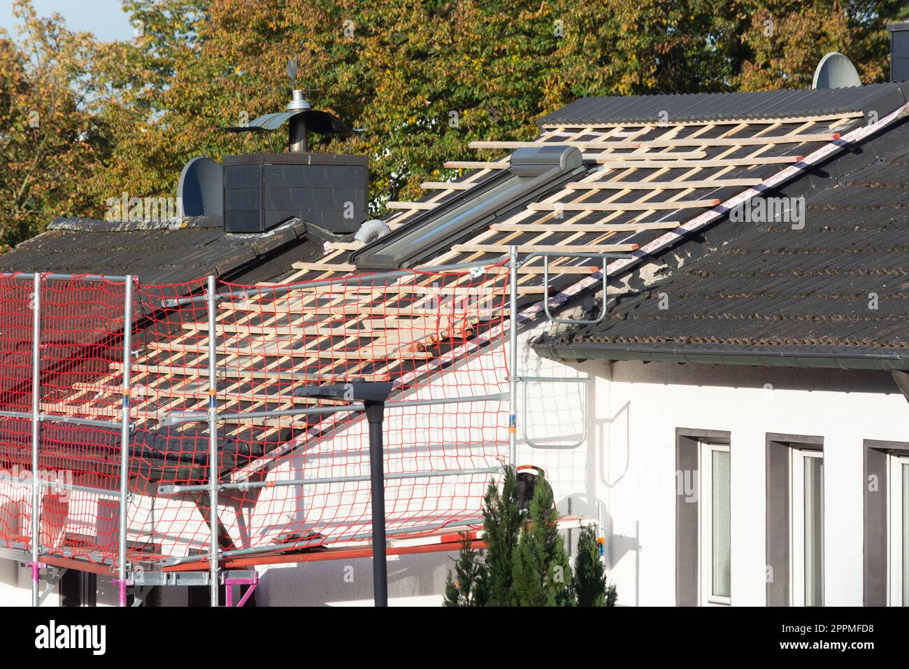 Vue aérienne des travaux de toiture effectués sur une maison. Banque D'Images