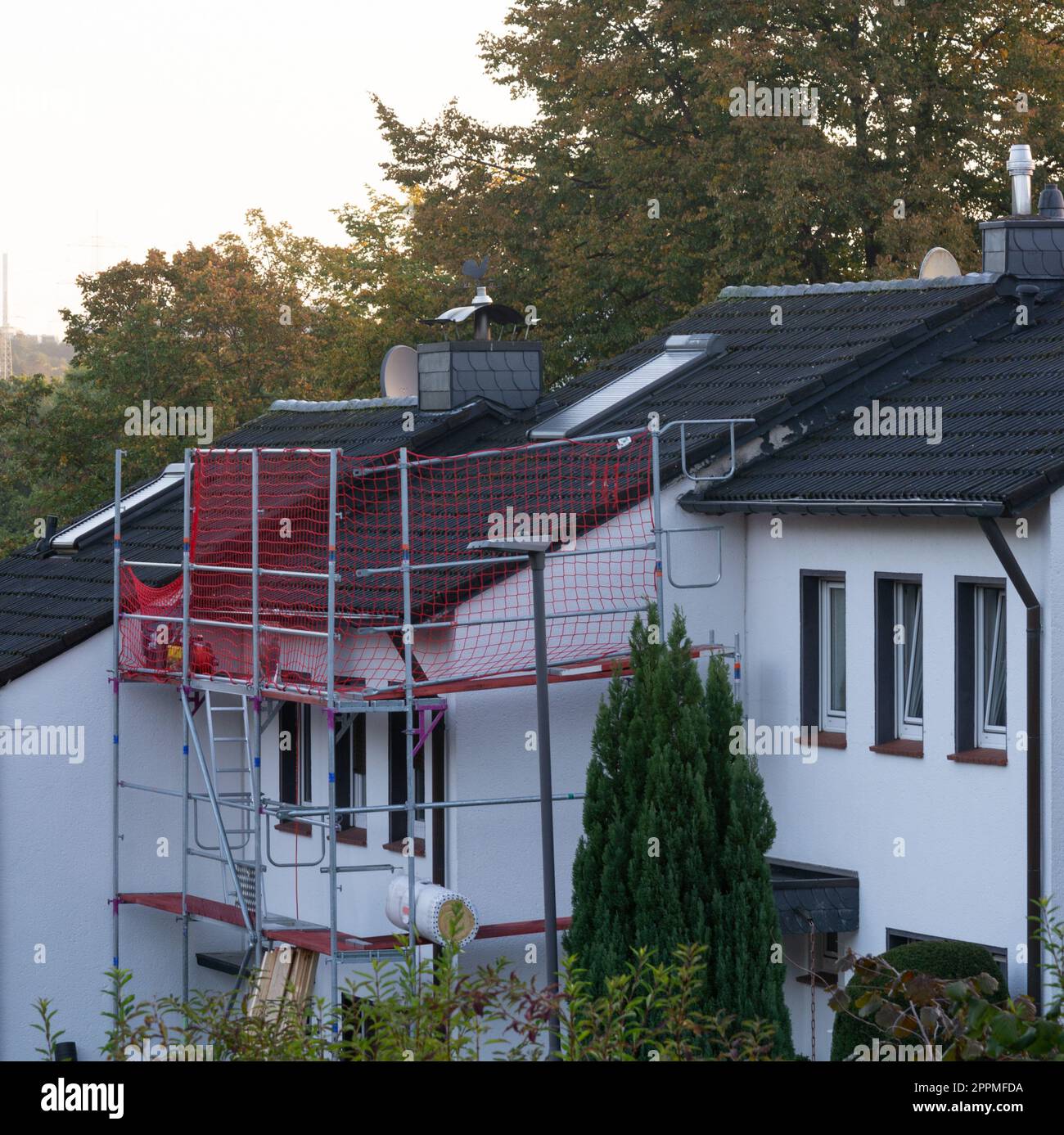 Vue aérienne des travaux de toiture effectués sur une maison. Banque D'Images