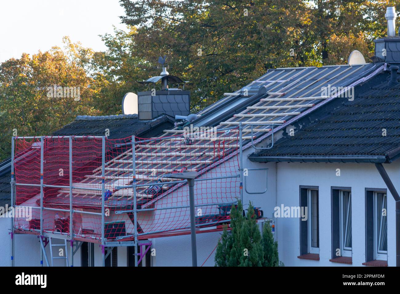 Vue aérienne des travaux de toiture effectués sur une maison. Banque D'Images