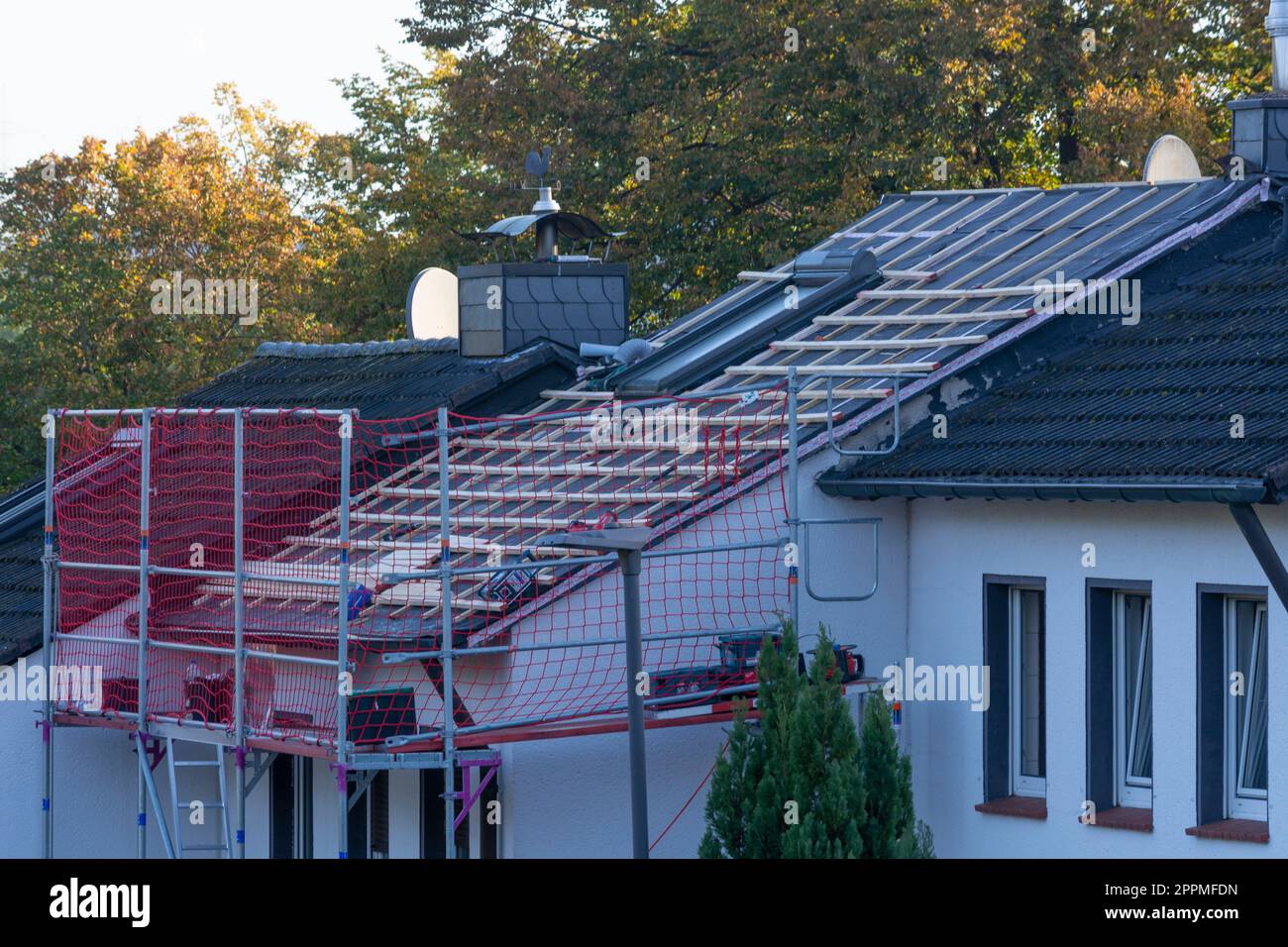 Vue aérienne des travaux de toiture effectués sur une maison. Banque D'Images