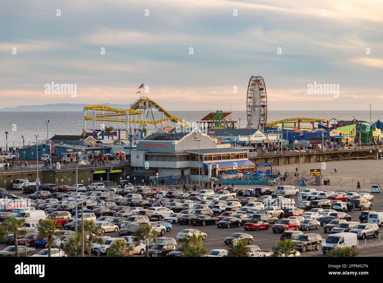 Santa Monica Pier at Sunset Banque D'Images