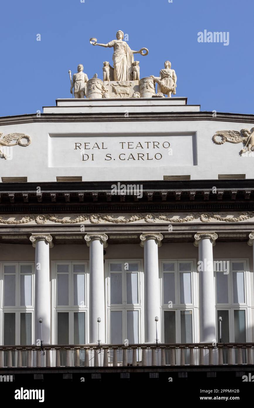 Dernier étage du Théâtre Royal de Saint Charles (Teatro di San Carlo) du 18e siècle, Naples, Italie Banque D'Images