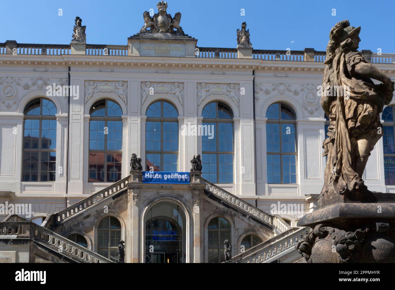 Dresde Neumarkt Square au lever du soleil Banque D'Images