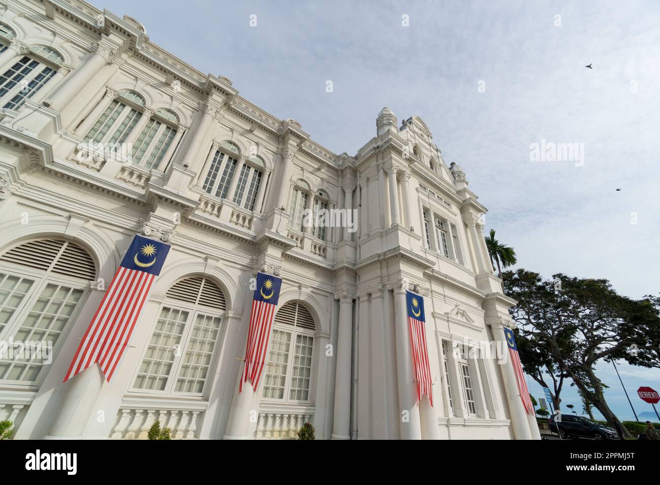 L'hôtel de ville de Penang décoré avec le drapeau de la Malaisie Jalur Gemilang célèbre Merdeka Banque D'Images