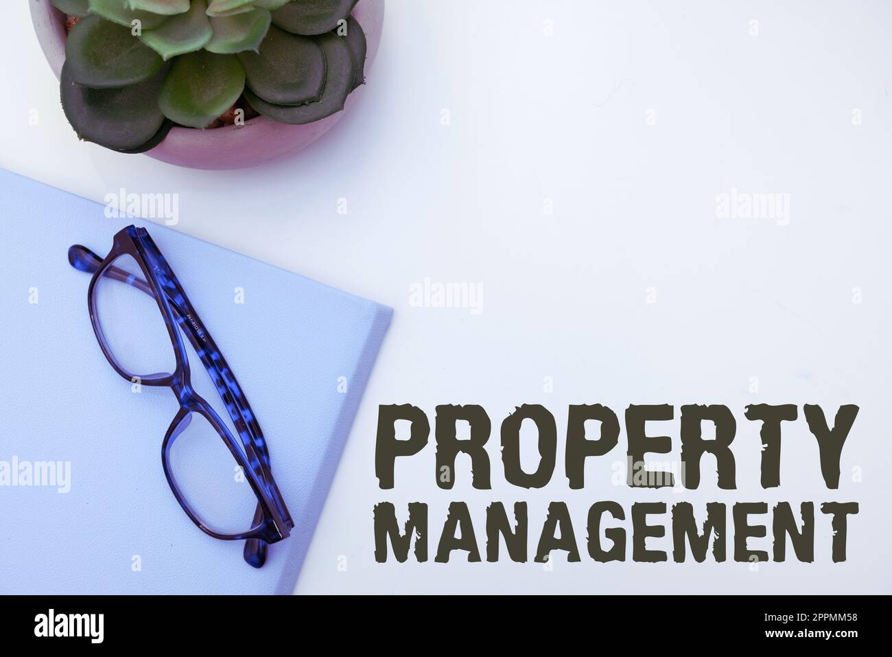 Gestion des propriétés du texte d'écriture manuscrite. Concept signifiant supervision de l'immobilier valeur préservée de l'installation Banque D'Images