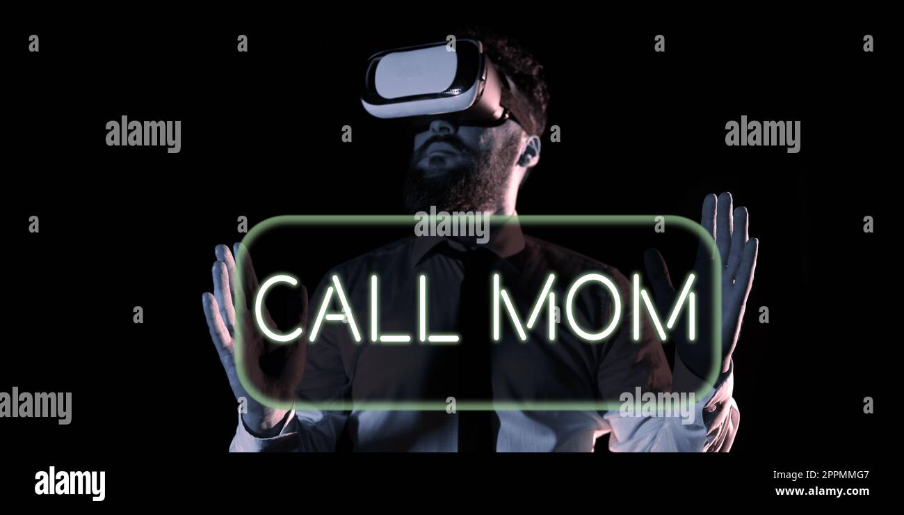Panneau de texte indiquant le message « Call Mum. Mot pour tenter de communiquer avec la mère à l'aide du smartphone Banque D'Images