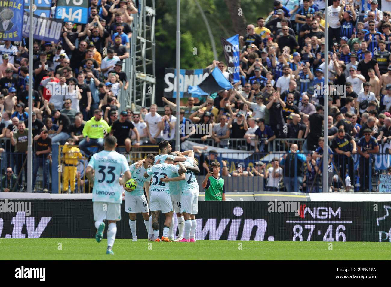 ITA-Seriea-Empoli v Inter&#XA;EMPOLI, ITALIE – Apr 23, Romelu Lukaku d'INTER célèbre après avoir marqué le but de son équipe pendant la série italienne Banque D'Images