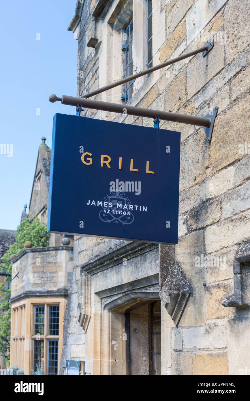 The Grill by James Martin à l'hôtel Lygon Arms dans le joli village de Cotswold de Broadway à Worcestershire, Angleterre, Royaume-Uni Banque D'Images