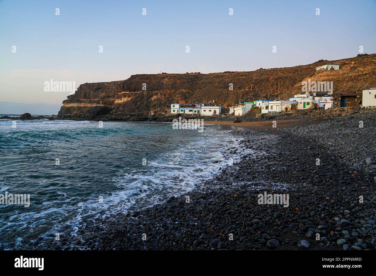 Puertito de los Molinos, petit village de pêcheurs sur la côte ouest de l'île de Fuerteventura dans les Canaries - hameau de maisons traditionnelles construites dans un Banque D'Images