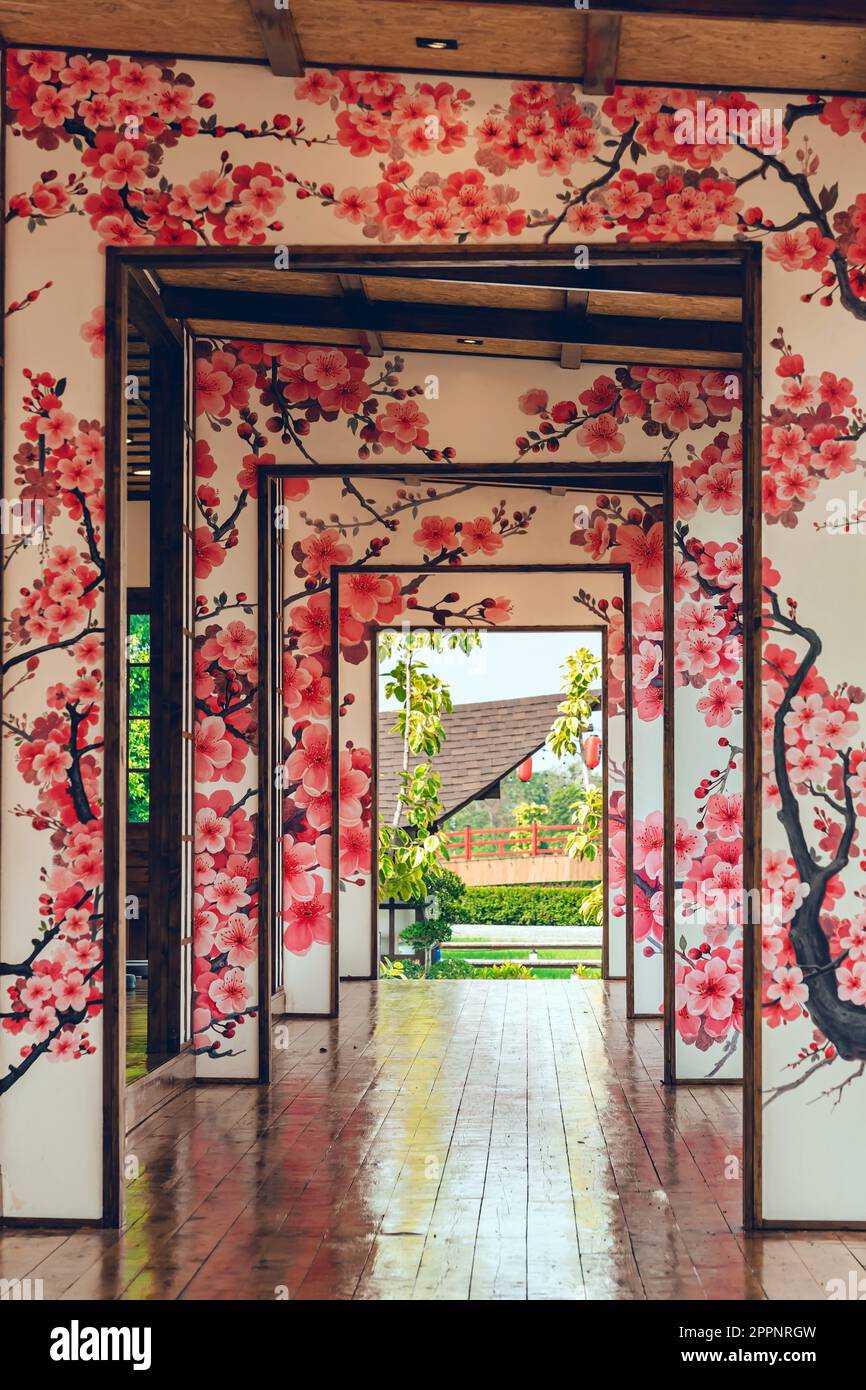 KANCHANABURI-THAÏLANDE, 30 MARS 2023 : magnifique paysage d'attractions touristiques de restaurants et cafés célèbres décorés dans le style japonais, parfait f Banque D'Images