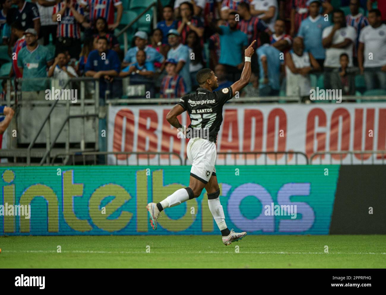 BA - SALVADOR - 24/04/2023 - BRASILEIRO A 2023, BAHIA X BOTAFOGO -joueur Santos junior de Botafogo célèbre son but lors d'un match contre Bahia à l'Arena fonte Nova stade pour le championnat BRAZILEIRO A 2023. Photo: Jhony Pinho/AGIF/Sipa USA Banque D'Images