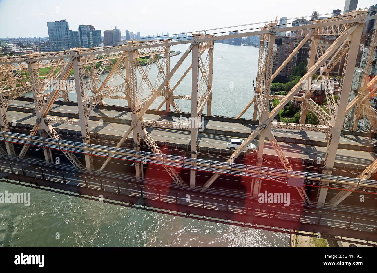 Vue depuis le tramway au pont Queensboro - Roosevelt Island, New York Banque D'Images