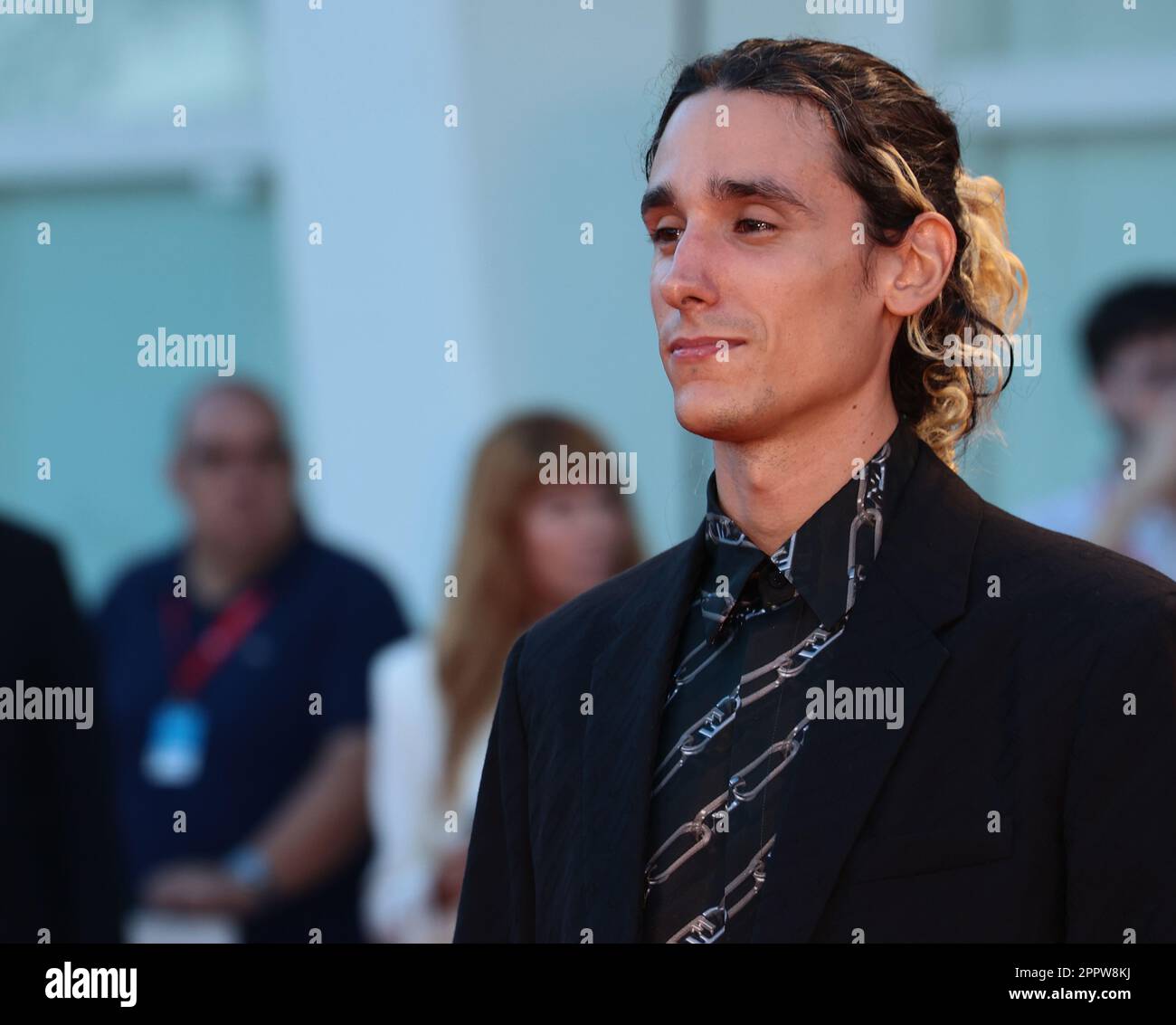 VENISE, ITALIE - SEPTEMBRE 09 : Andrea Carpenzano participe au tapis rouge 'Chiara' au Festival du film de Venise 79th sur 09 septembre 2022 à Venise Banque D'Images