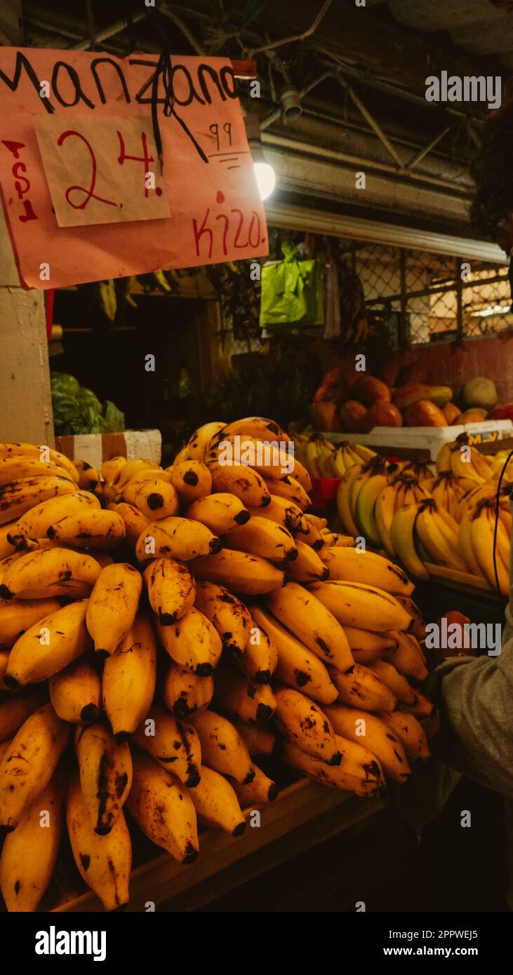 Fruits et légumes frais au marché, Mexico Banque D'Images