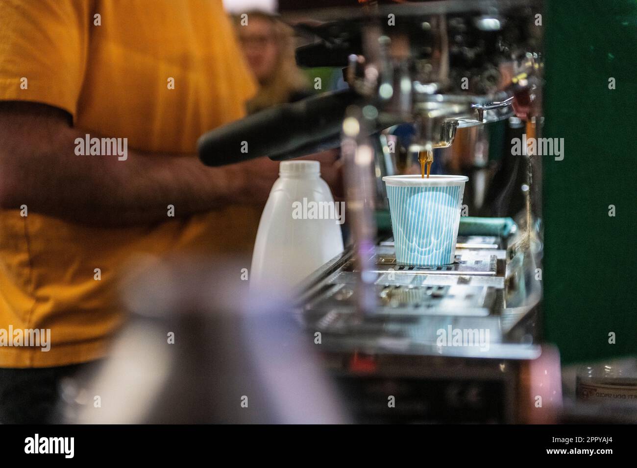 Machine à café à extraction espresso Banque D'Images
