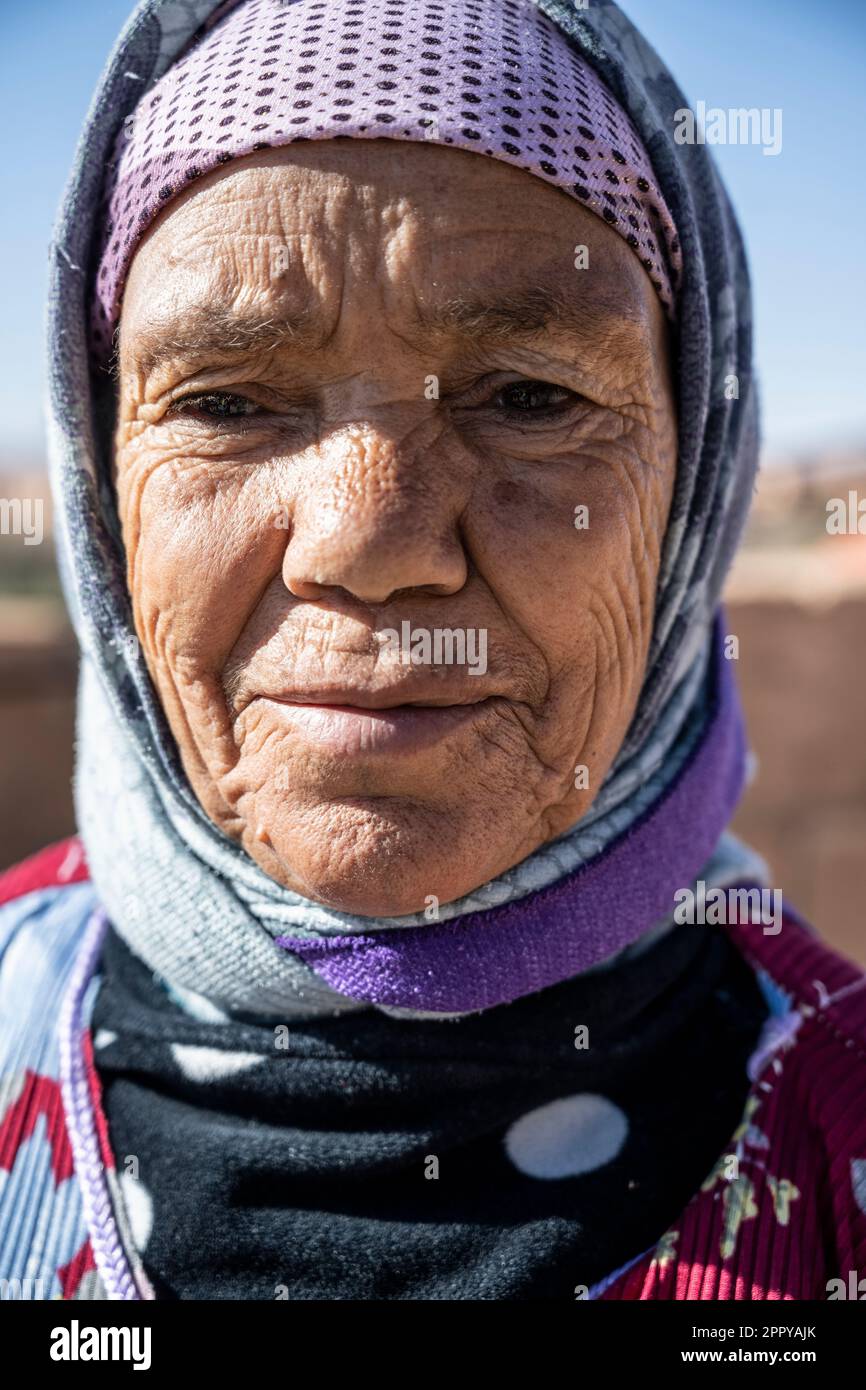 Portrait de dame berbère. Banque D'Images