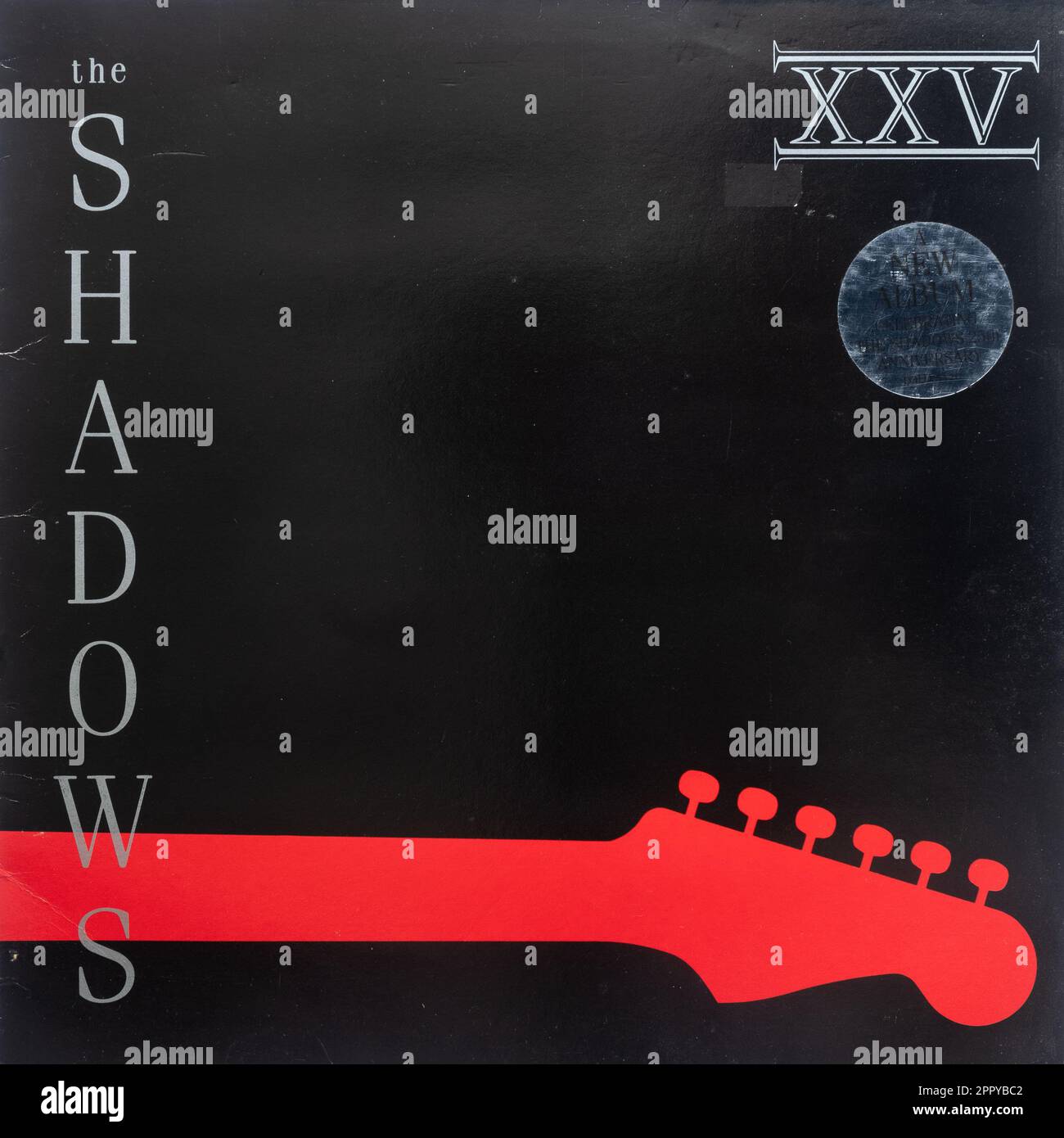 Couverture de l'album en vinyle XXV par The Shadows Banque D'Images