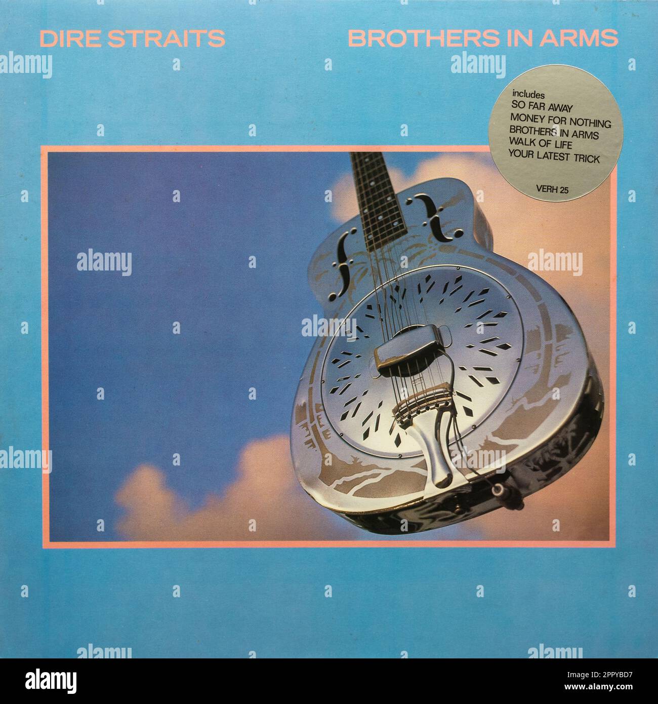 La couverture du disque de l'album en vinyle de Brothers in Arms par dire Straits, groupe de rock britannique, Royaume-Uni Banque D'Images