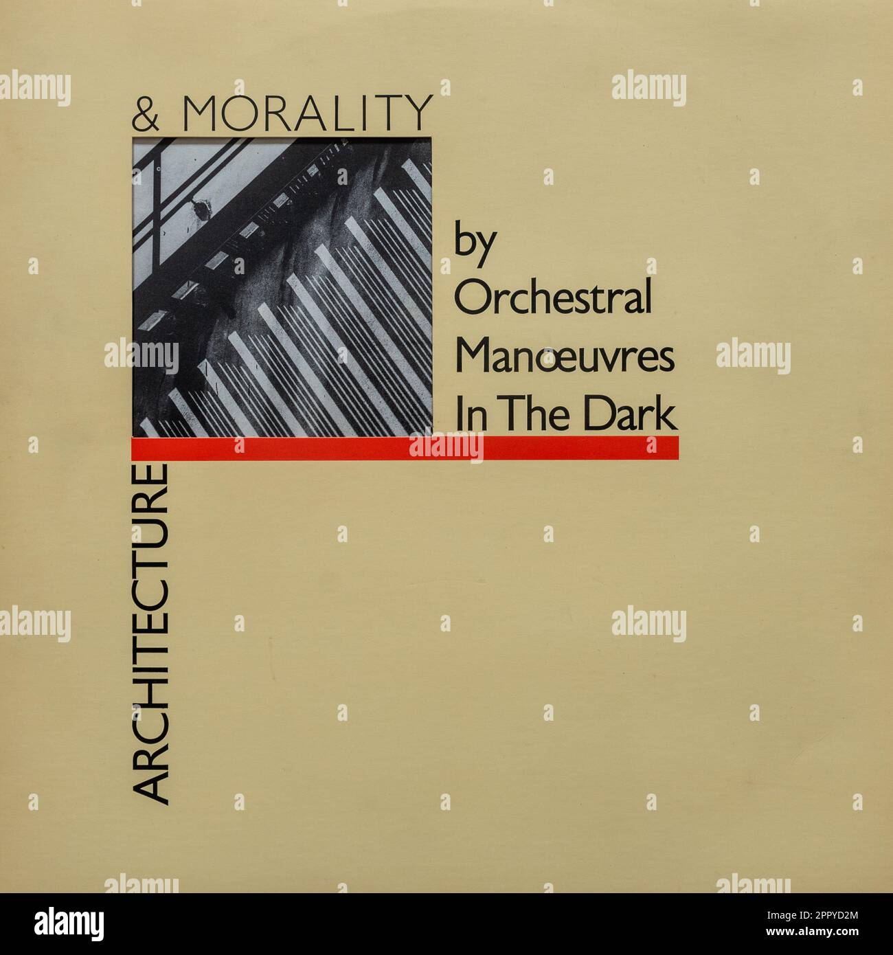 Couverture de l'album en vinyle Architecture & Morality par orchestral manoeuvres in the Dark, Royaume-Uni Banque D'Images