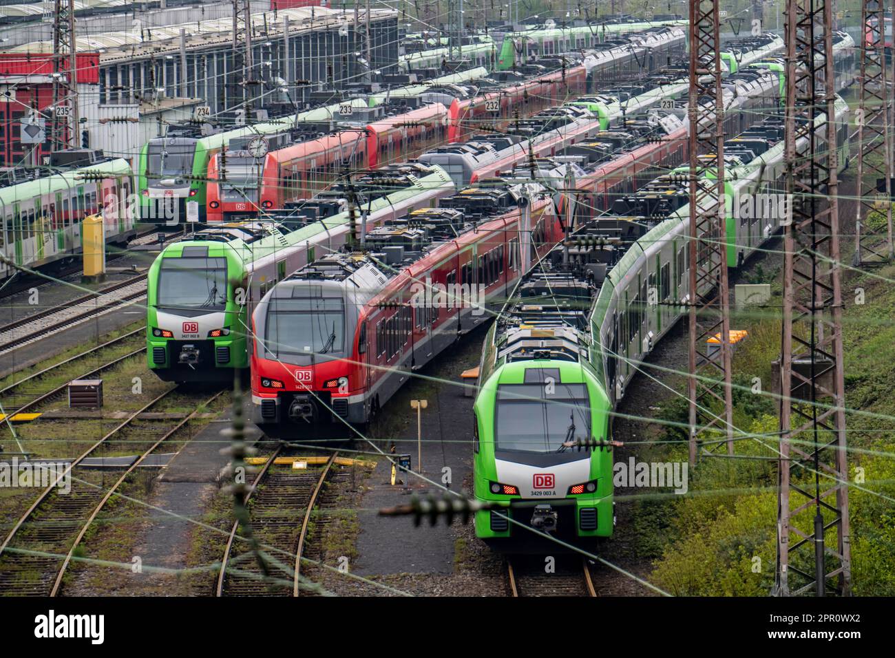 Grève collective du syndicat des chemins de fer et des transports, EVG, trains régionaux, Regiobahnen, S-Bahn, sur les voies d'une compagnie de chemin de fer, garés Banque D'Images