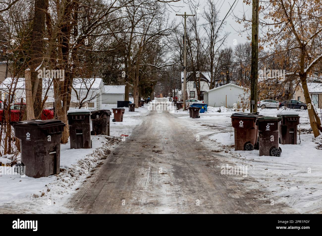 Ruelle arrière dans le centre-ville de Big Rapids, dans le centre du Michigan, aux États-Unis [aucune autorisation de l'hôtel ; licence éditoriale uniquement] Banque D'Images